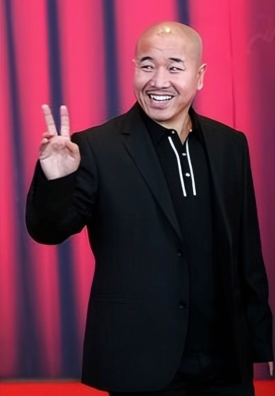 王小利被传闻断绝父子关系,当事人回应
