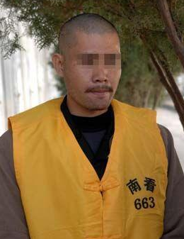 男子没钱支付丧葬费,将母亲水葬被抓