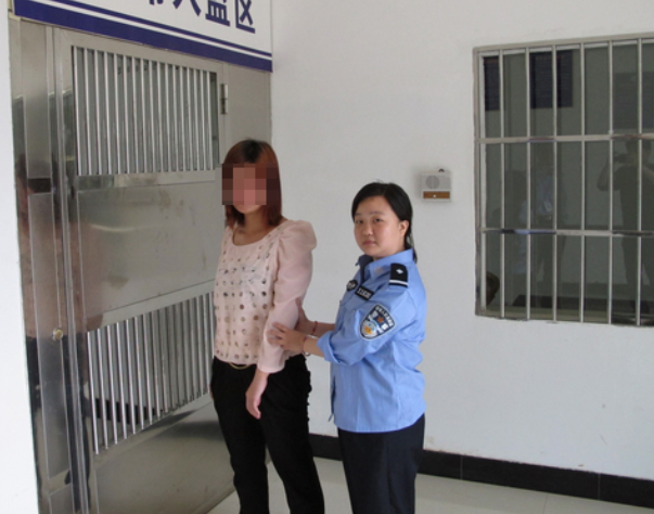 夜店女子被关进拘留所,如何熬过这段日子