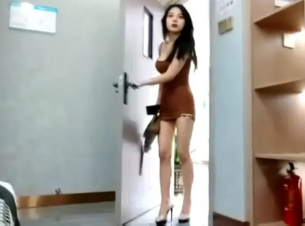 把桑拿当作度假地，男子半月挥霍10万