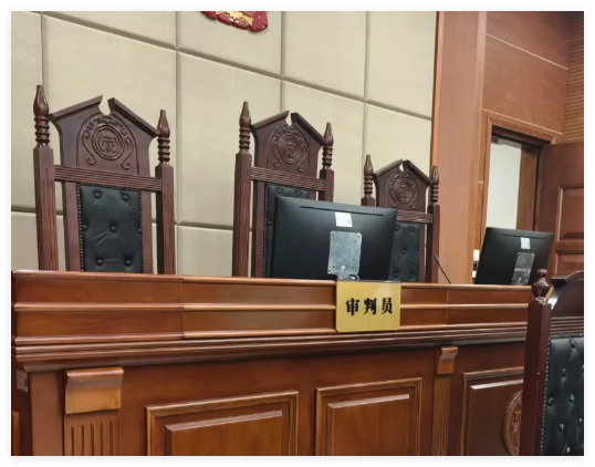 五年情缘,十五天婚姻":上海一场遗产争夺战