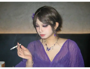 夜上海会所：夜店从业三陪女对香烟的依赖解析