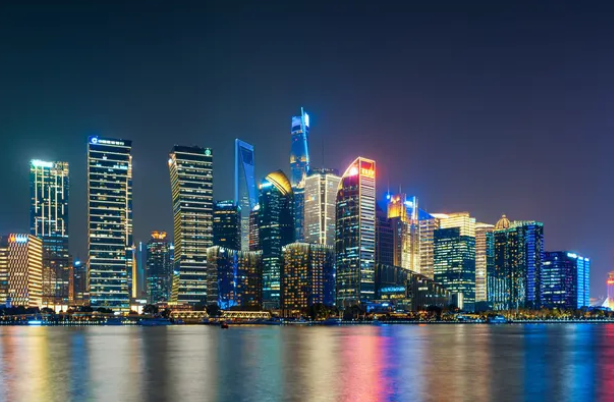 为什么“夜上海论坛”成了都市人的生活树洞？